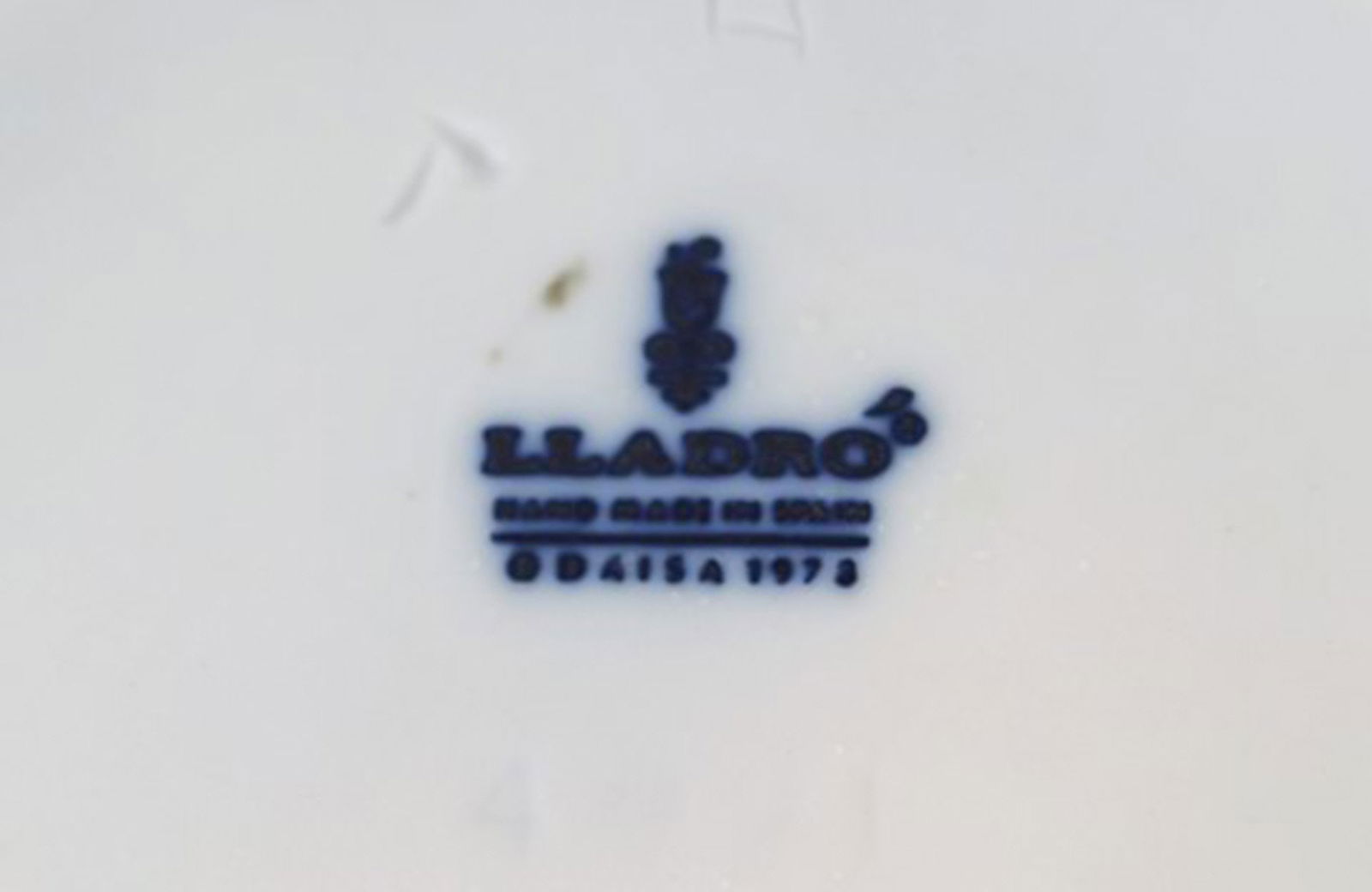 Lladro, Spain. Large figure in glazed porcelain. Geisha with fans. 20th century. - 7