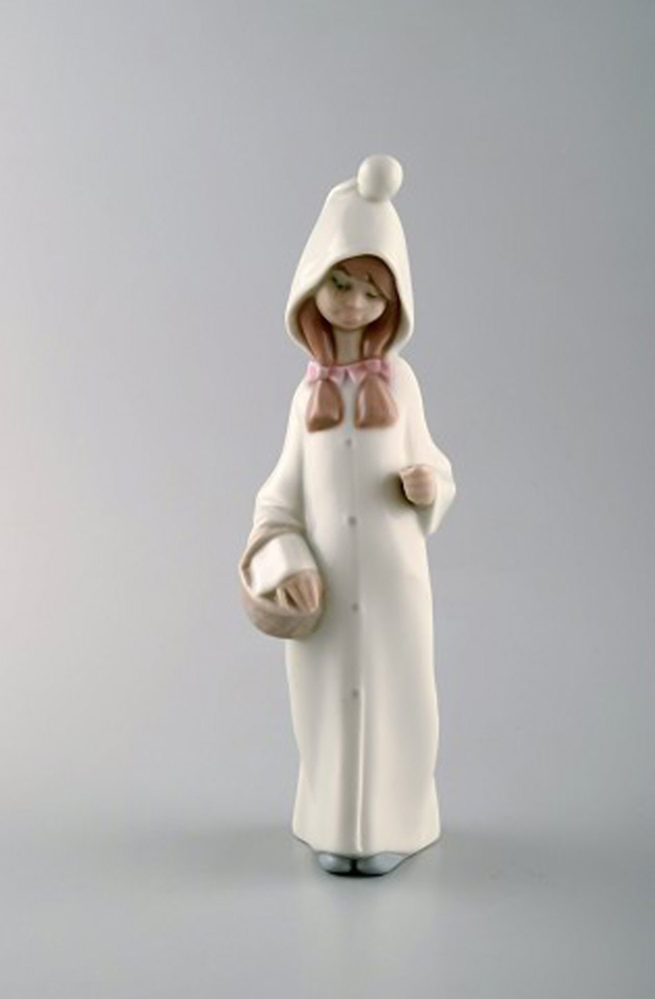 Lladro, Spain. Two child figures in glazed porcelain. 20th century. - 3