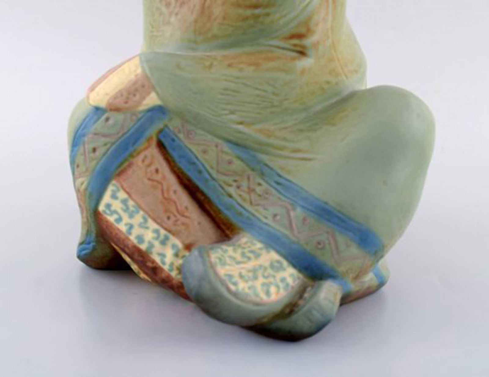 Lladro, Spain. Large sculpture in glazed ceramics. Sitting girl. 1980s. - 3