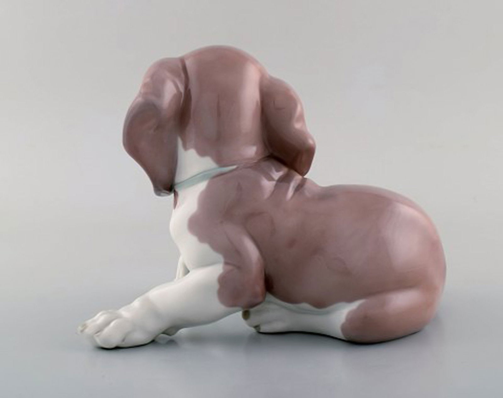Lladro, Spain. Figure in glazed porcelain. Puppy and snail. 1980's. - 4