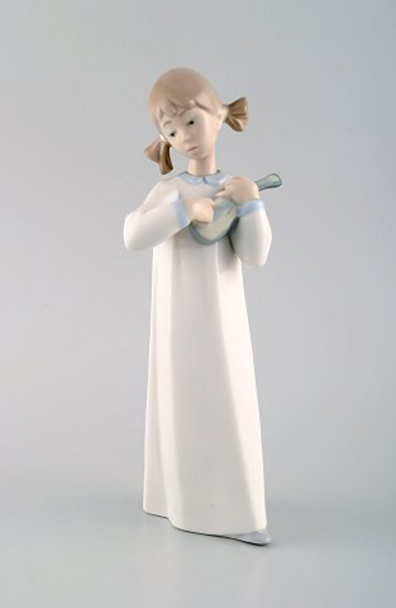 Lladro, Spain. Four porcelain figurines. Children with instruments. 1980's. - 6