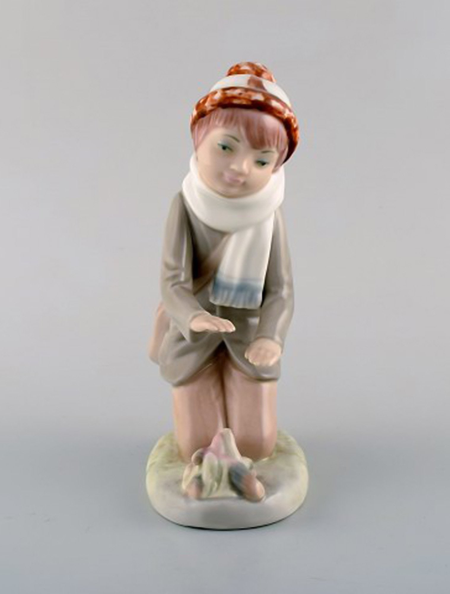 Lladro, Nao and Zaphir, Spain. Five porcelain figurines of children. 1980 / 90's. - 6