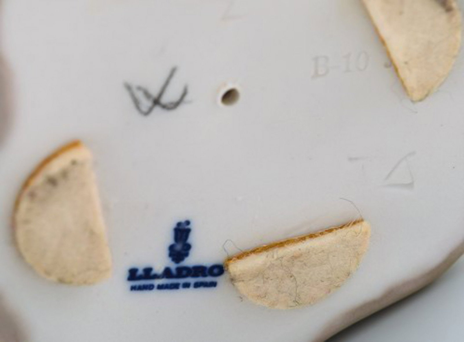 Lladro, Tengra and Zaphir, Spain. Four porcelain figurines of children. 1980 / 90's. - 9