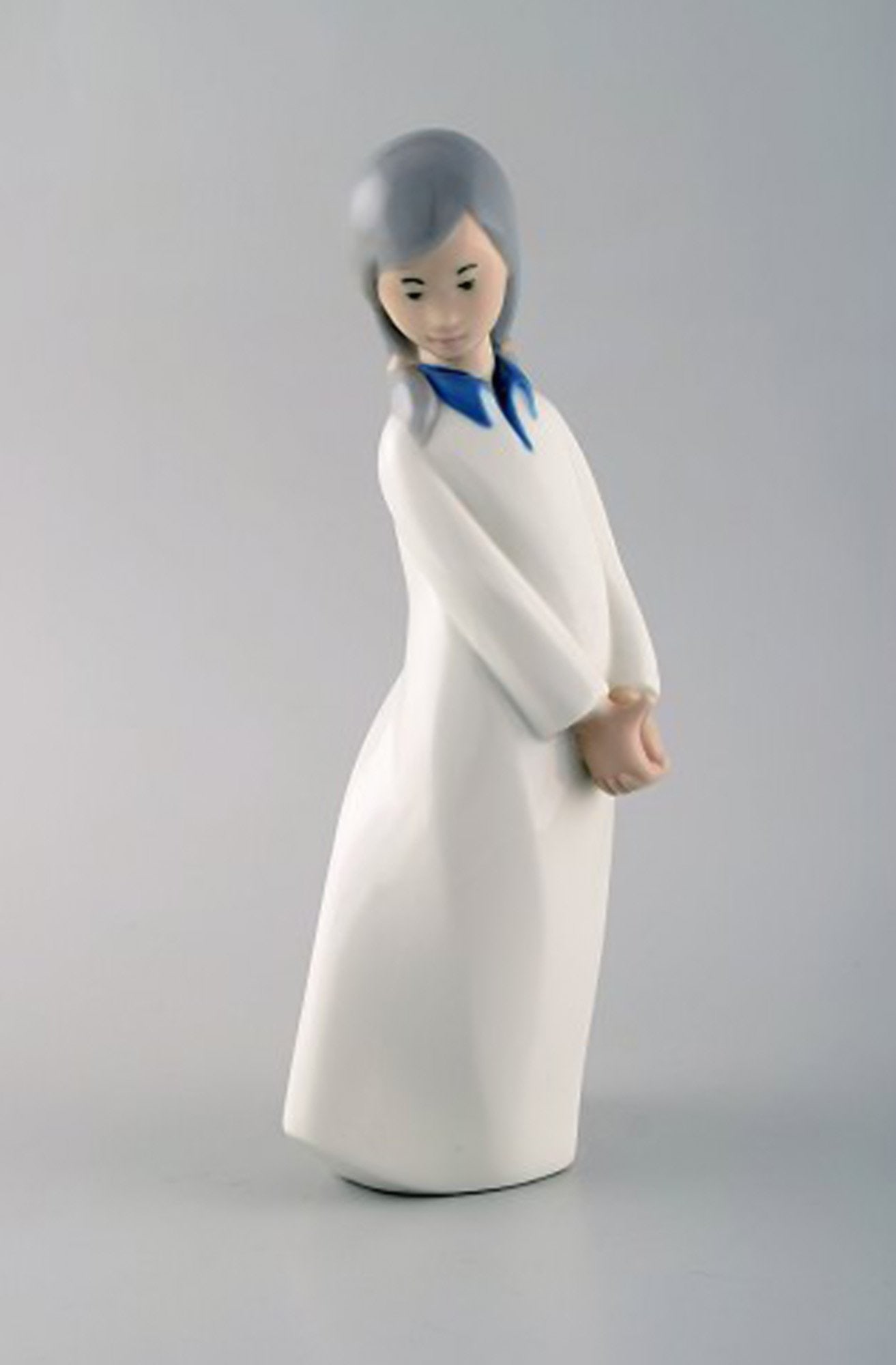 Lladro, Nao and Rex, Spain. Four porcelain figurines of young girls. 1970/80's. - 6