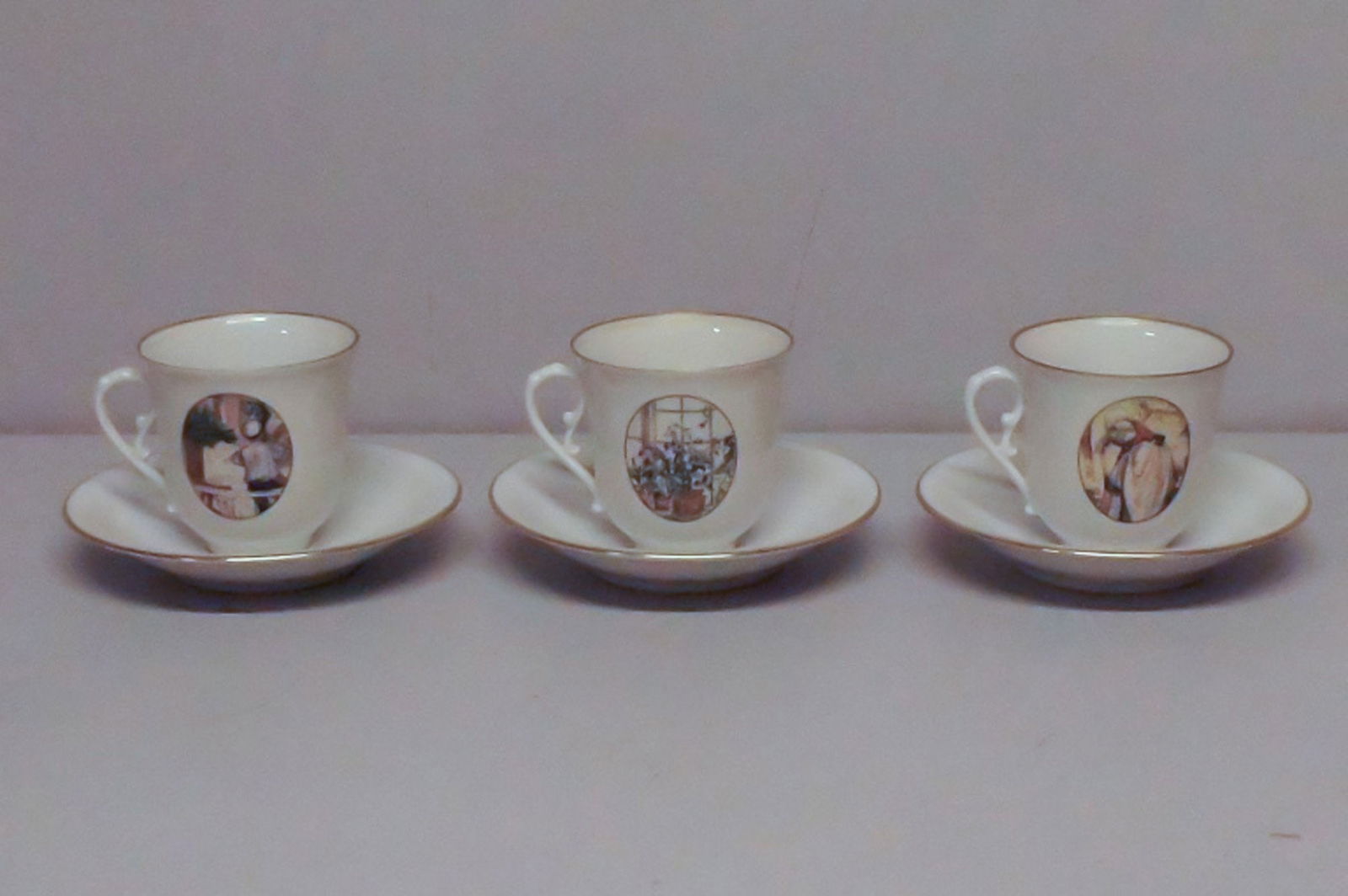 15 p. B & G coffee service. Designs after Carl Larsson's famous paintings. (1 of 10)