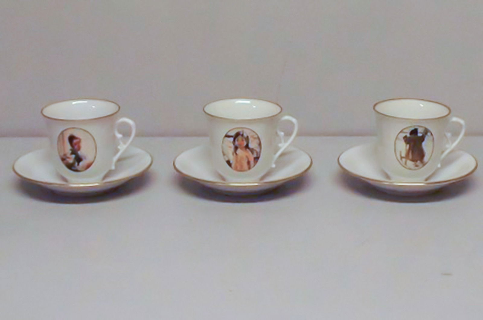 15 p. B & G coffee service. Designs after Carl Larsson's famous paintings. - 4