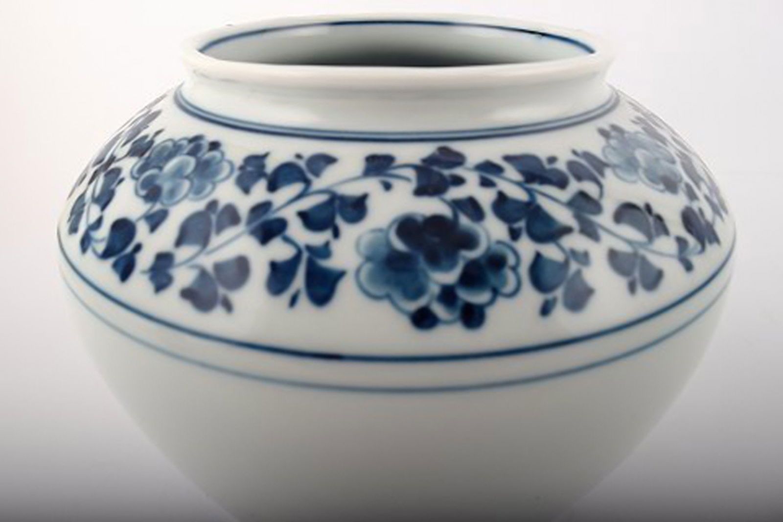 B&G, Bing & Grondahl porcelain vase with flowers. - 2