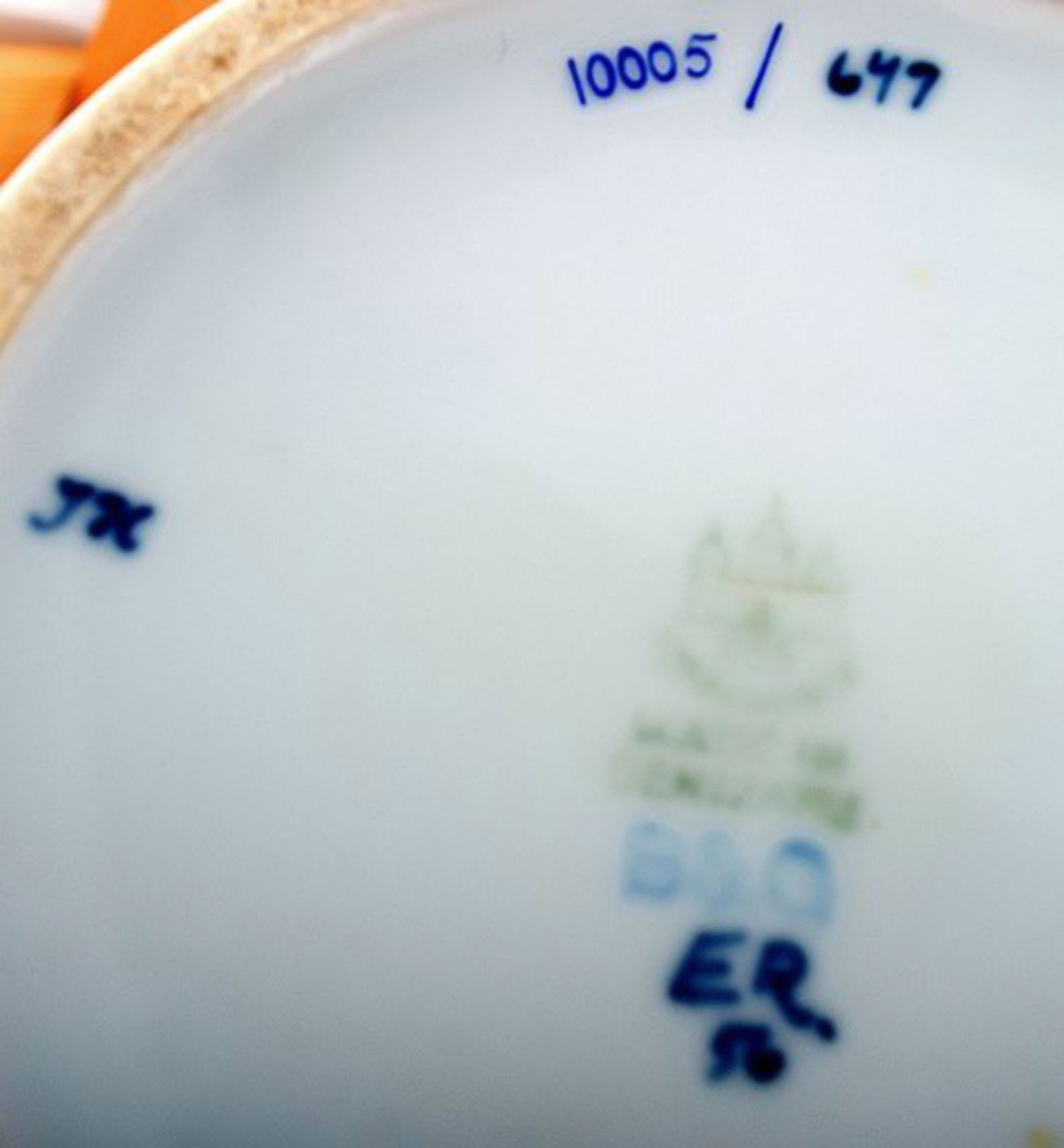 B&G, Bing & Grondahl porcelain vase with flowers. - 3