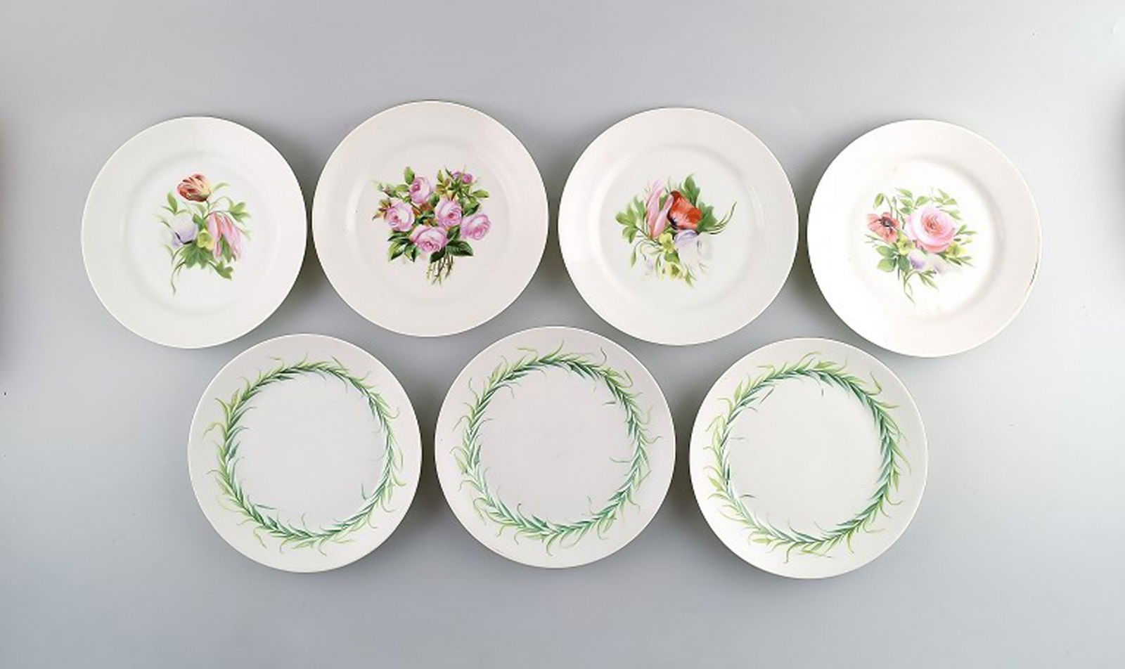 7 Antique B&G Bing & Grondahl plates decorated with flowers. Hand painted. (1 of 5)