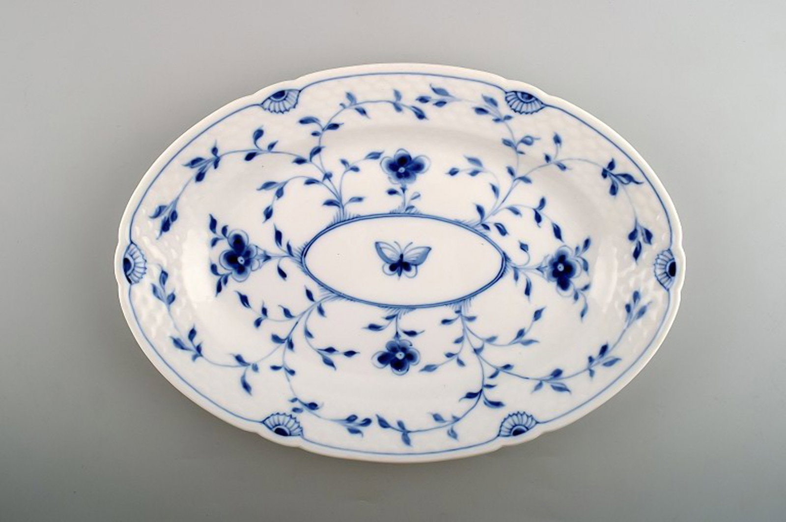 B & G Butterfly large oval platter.: Title: B & G Butterfly large oval platter. Description: B & G Butterfly large oval platter. Early stamp. 1st. factory quality. In perfect condition. Measures 33 x 23 cm. Reserve: $70.00 Shipping: Dom