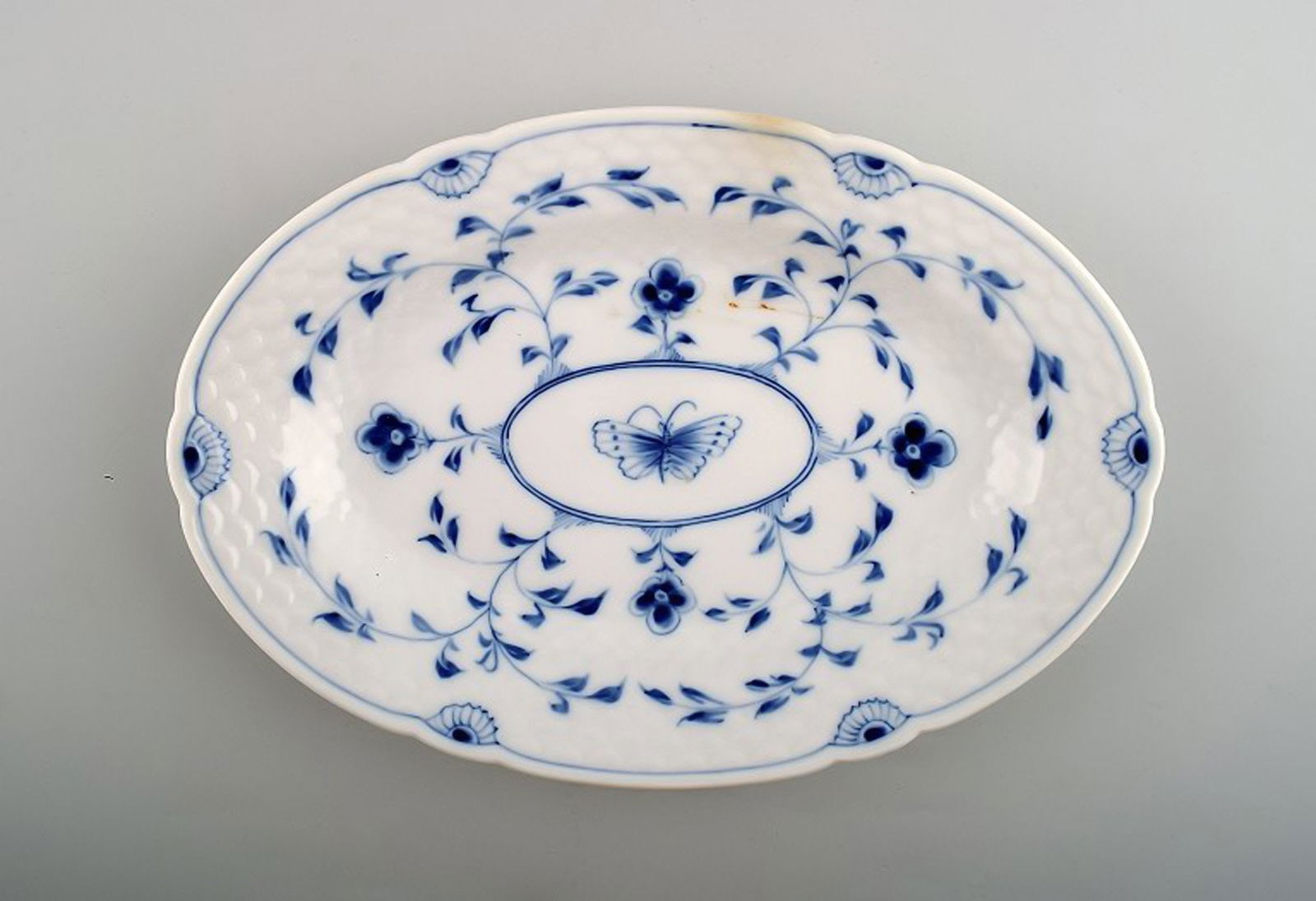 B & G Butterfly oval dish. (1 of 3)