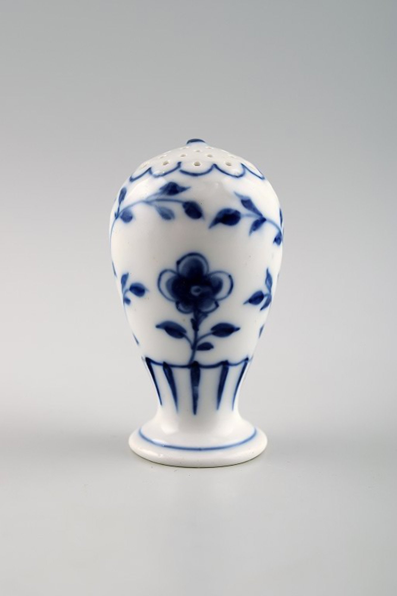 Bing & Grondahl Butterfly saltshaker. 2 pcs. in stock.