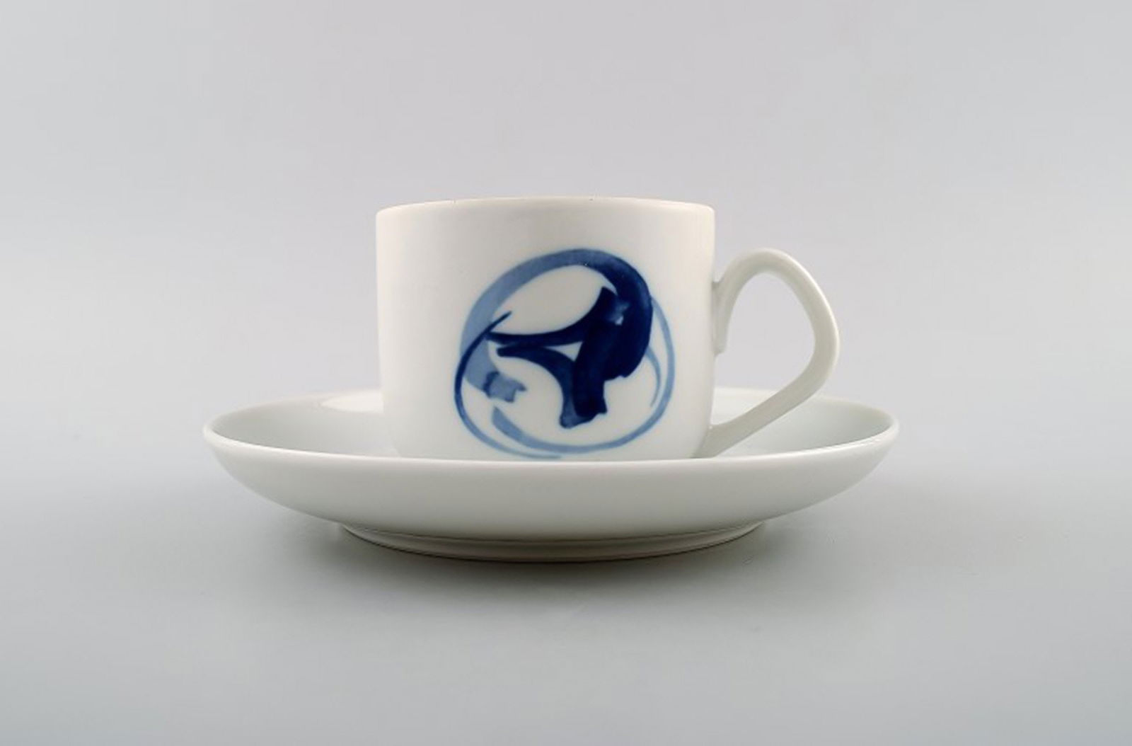 20 sets of Bing & Grondahl, B&G, BLUE Koppel, Coffee cups and saucers. (1 of 4)