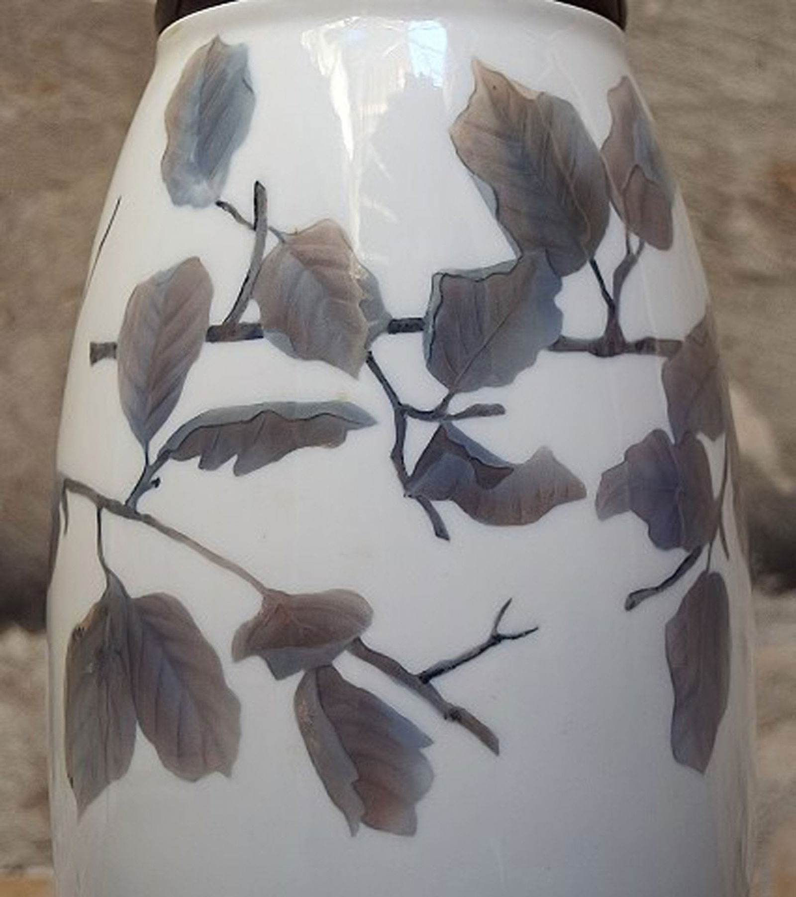 Harald Bing (1848 - 1924) for Bing & Grondahl unique art nouveau table lamp in porcelain. - 4