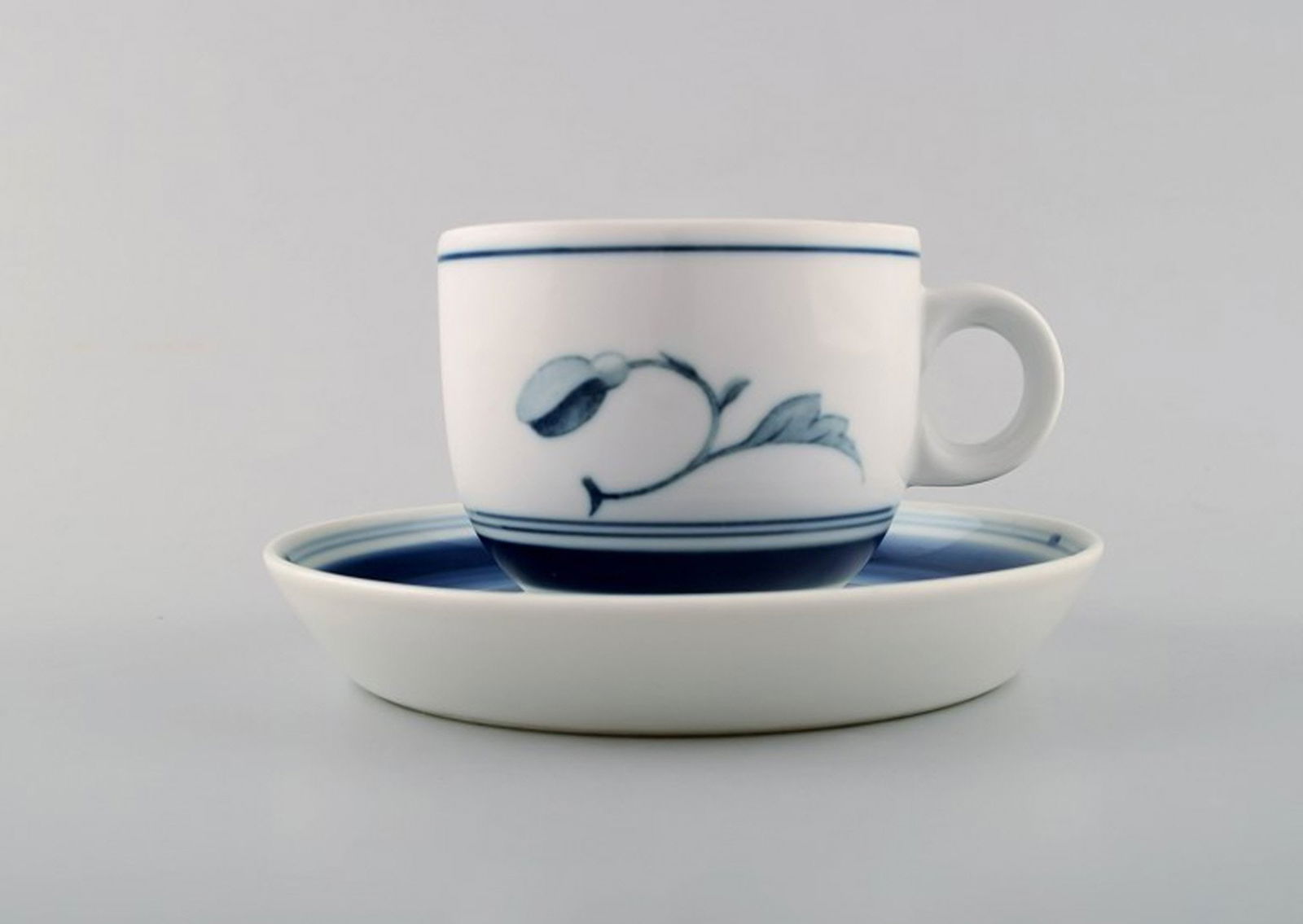 B&G, Bing & Grondahl. Corinth coffee cup in hand painted porcelain with saucer. Model number: 305. (1 of 4)