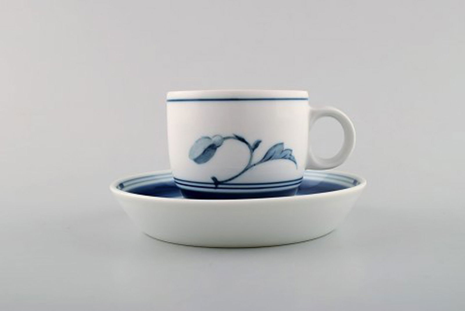 B&G, Bing & Grondahl. Corinth mocha cup in hand painted porcelain with saucer. Set of 4. Model - 2