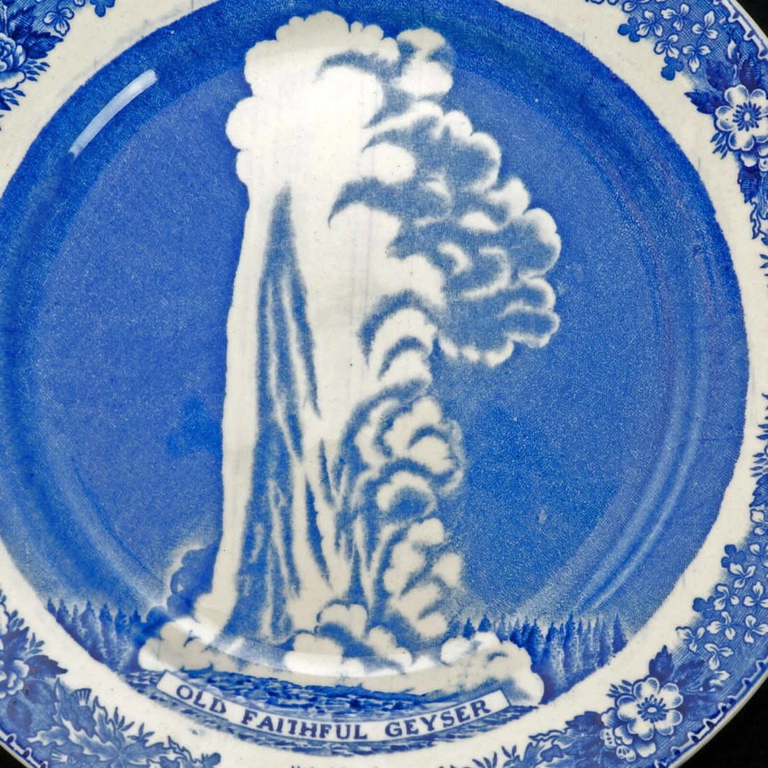 Yellowstone Souvenir Plate Old Faithful - 2