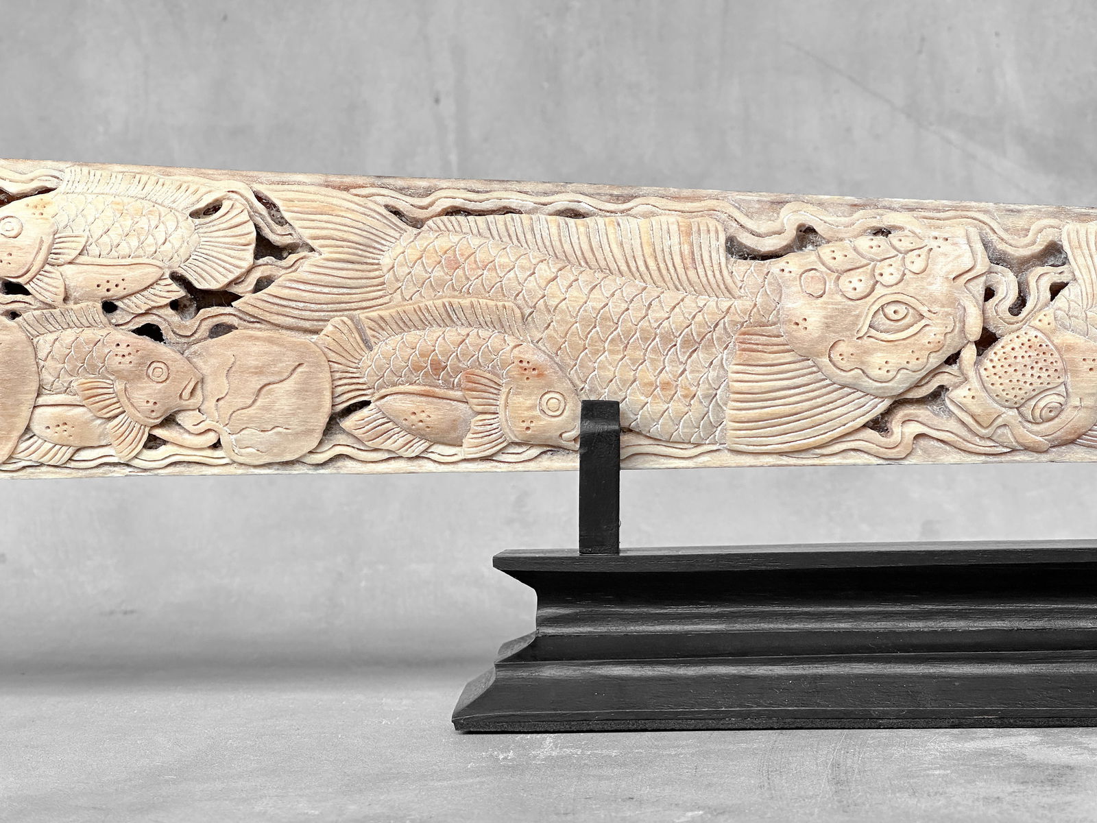Wonderful large carved swordfish tusk - Japanese koi motif - 7
