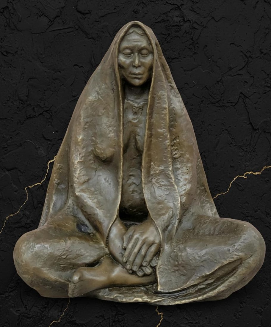 Signed Thomas Bronze Sculpture of a Meditating Native American Shaman Figure: Title:Signed Thomas Bronze Sculpture of a Meditating Native American Shaman FigureDescription:This hand-fashioned bronze sculpture is a stunning piece of artwork signed by the artist Thomas. The