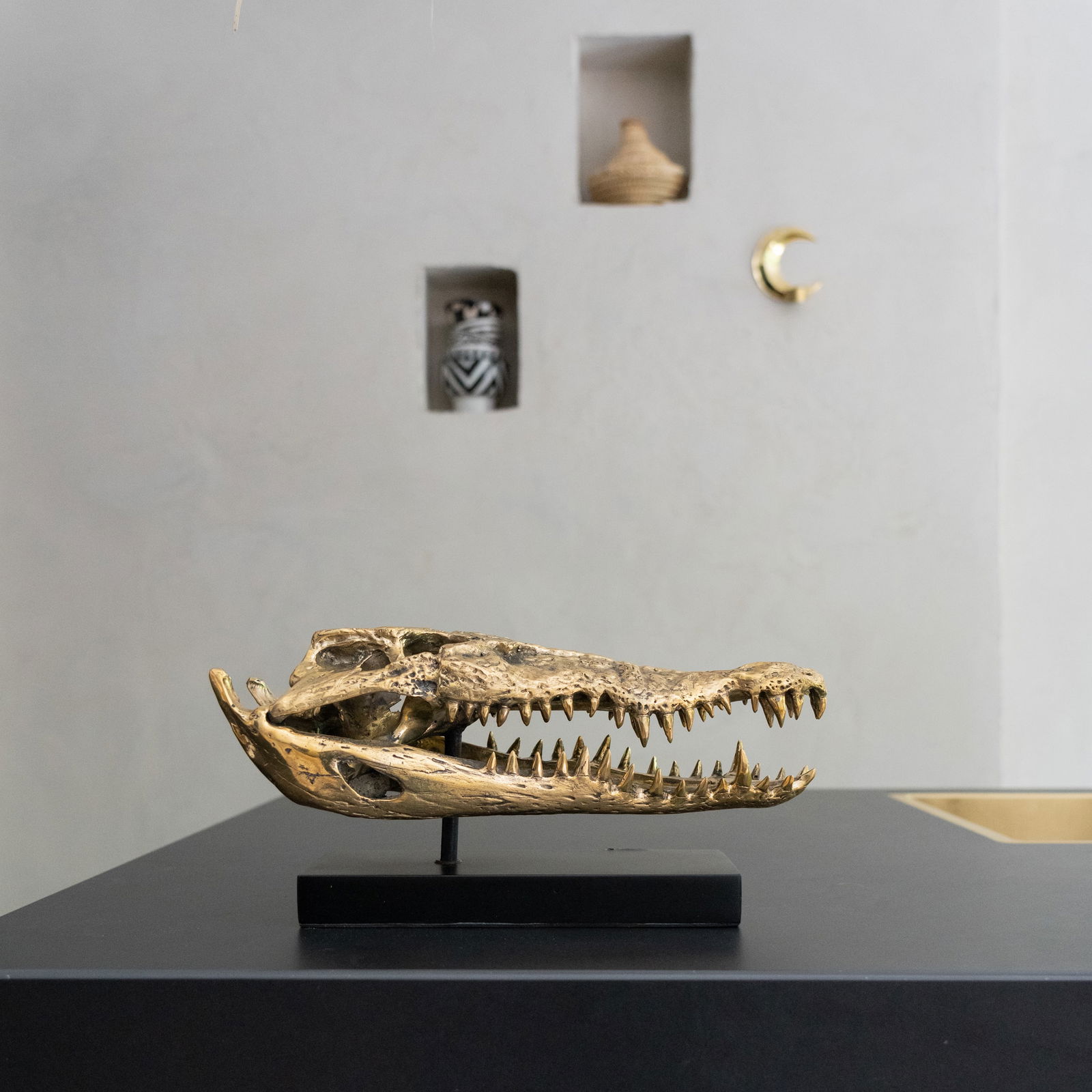 Fine bronze statue of a crocodile skull - 3