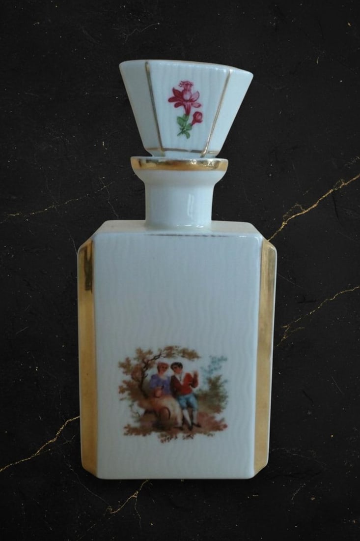 Courting Couple Figurine Perfume Bottle Vintage German Art Deco Porcelain: Title:Courting Couple Figurine Perfume Bottle Vintage German Art Deco PorcelainDescription:This vintage perfume bottle from Germany is a beautiful example of Art Deco design. Crafted from fine