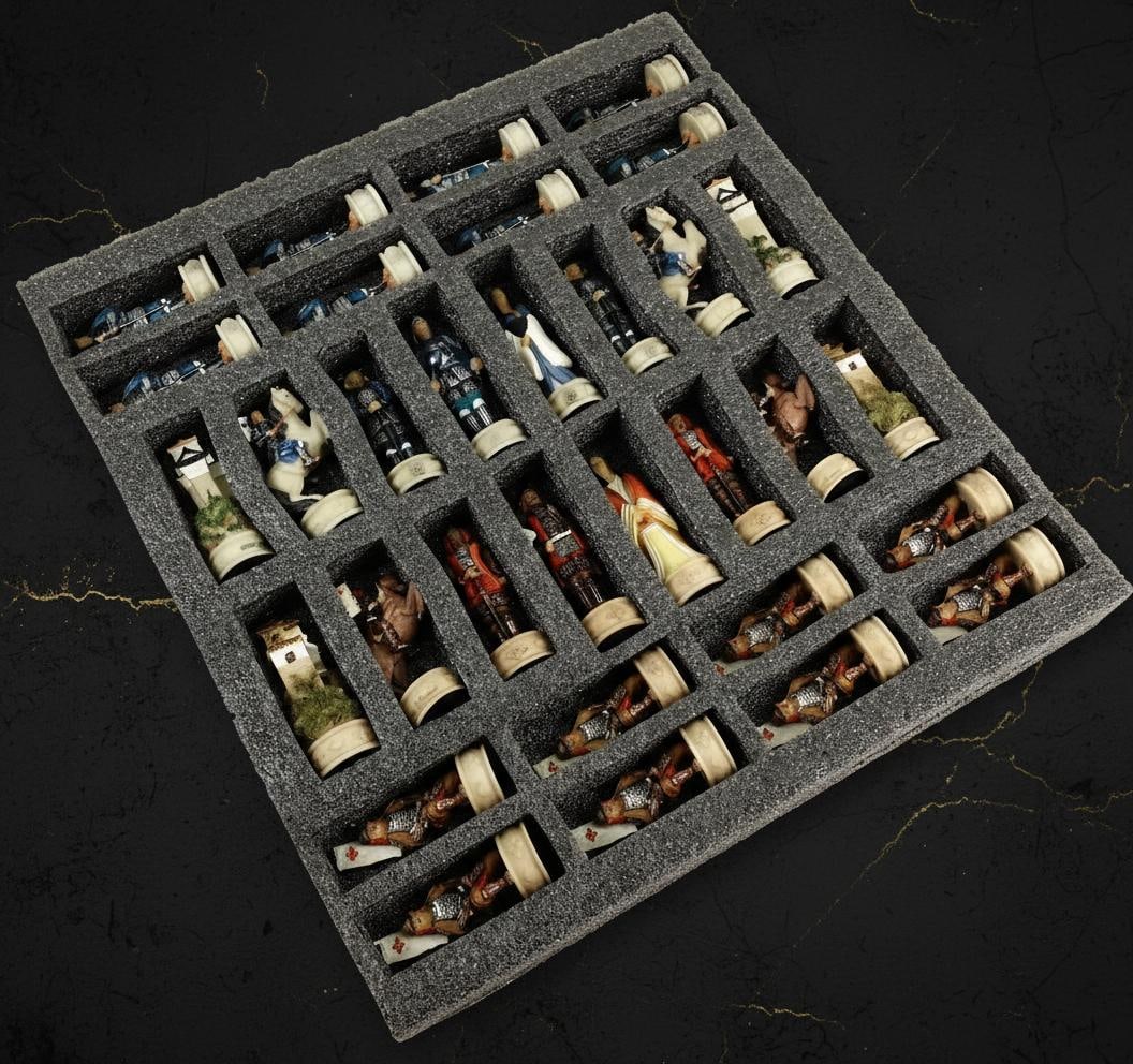 Hand Painted Japanese Samurai Warrior Chess Set 32 Pieces Oriental Theme NO BOARD - 3