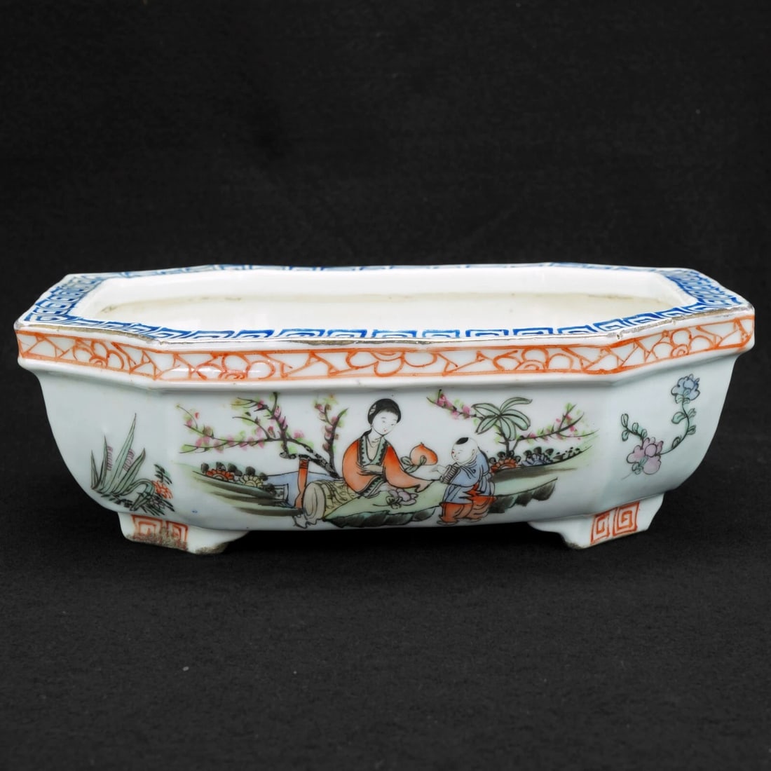Chinese Qing/Republic Bulb Pot Jiaqing Mark: Title:Chinese Qing/Republic Bulb Pot Jiaqing MarkSize:8 in (20.3 cm) long x 6 1/2 in (16.5 cm) wide x 2 5/8 in (6.7 cm) tall.Description:An octagonal porcelain bulb pot with scenes of a mother and