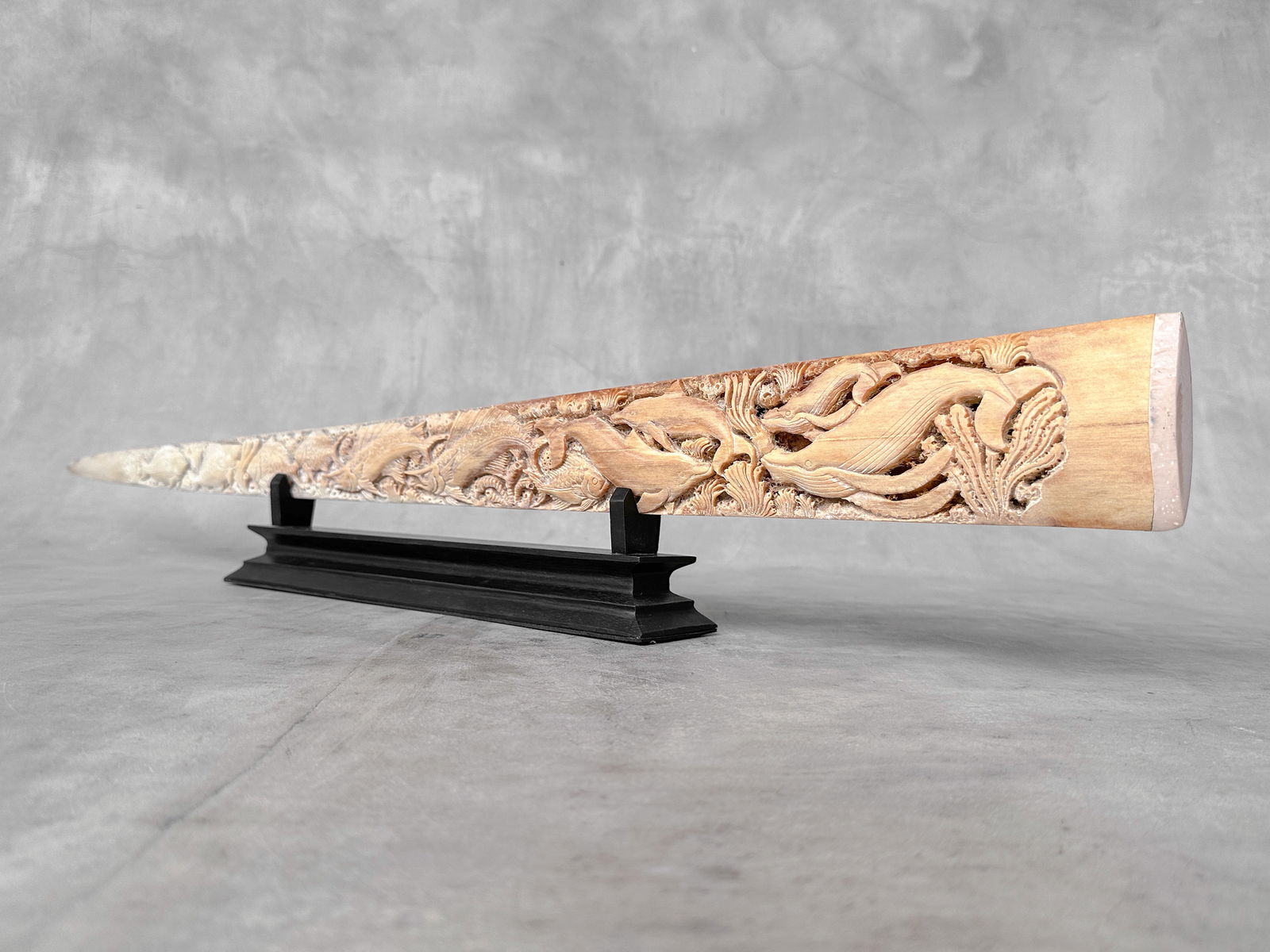 Wonderful engraved Swordfish rostrum - Marine motif - 5