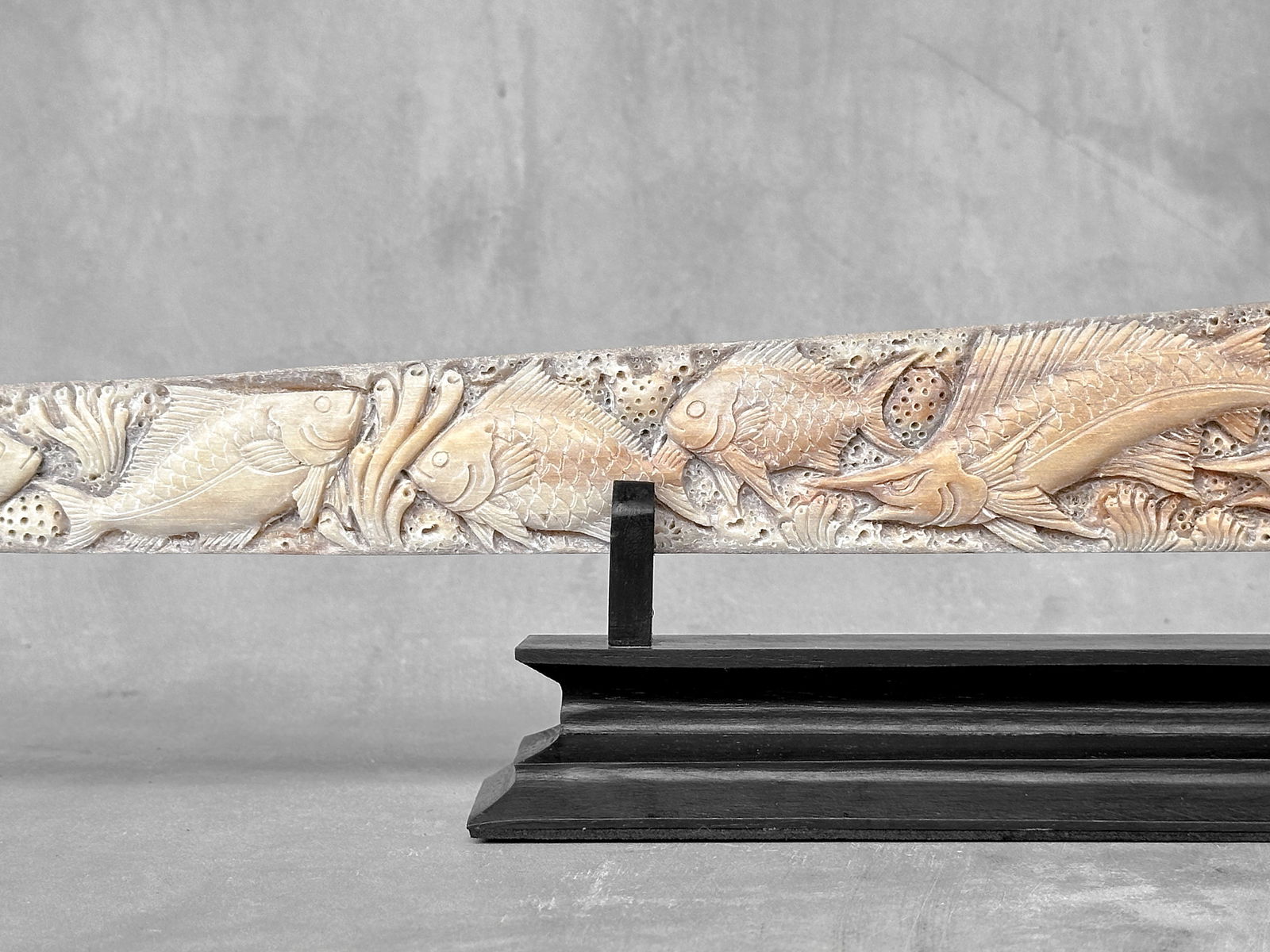 Wonderful engraved Swordfish rostrum - Marine motif - 7