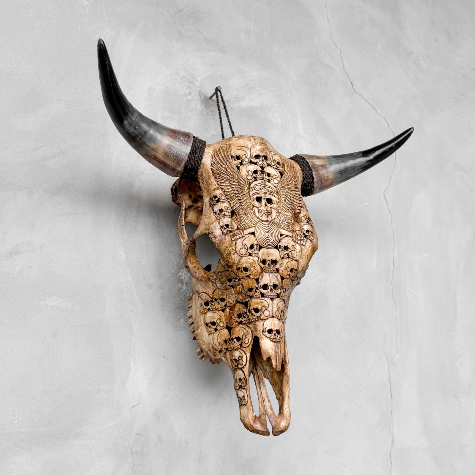 Stunning carved brown bull's skull - Human skulls biker motif - 6