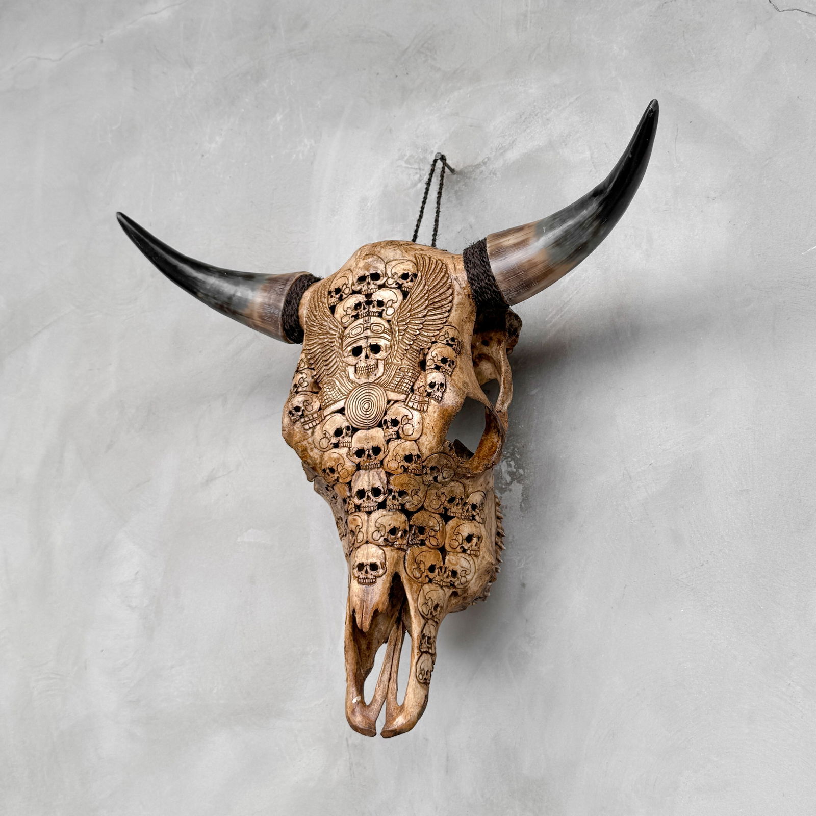 Stunning carved brown bull's skull - Human skulls biker motif - 9