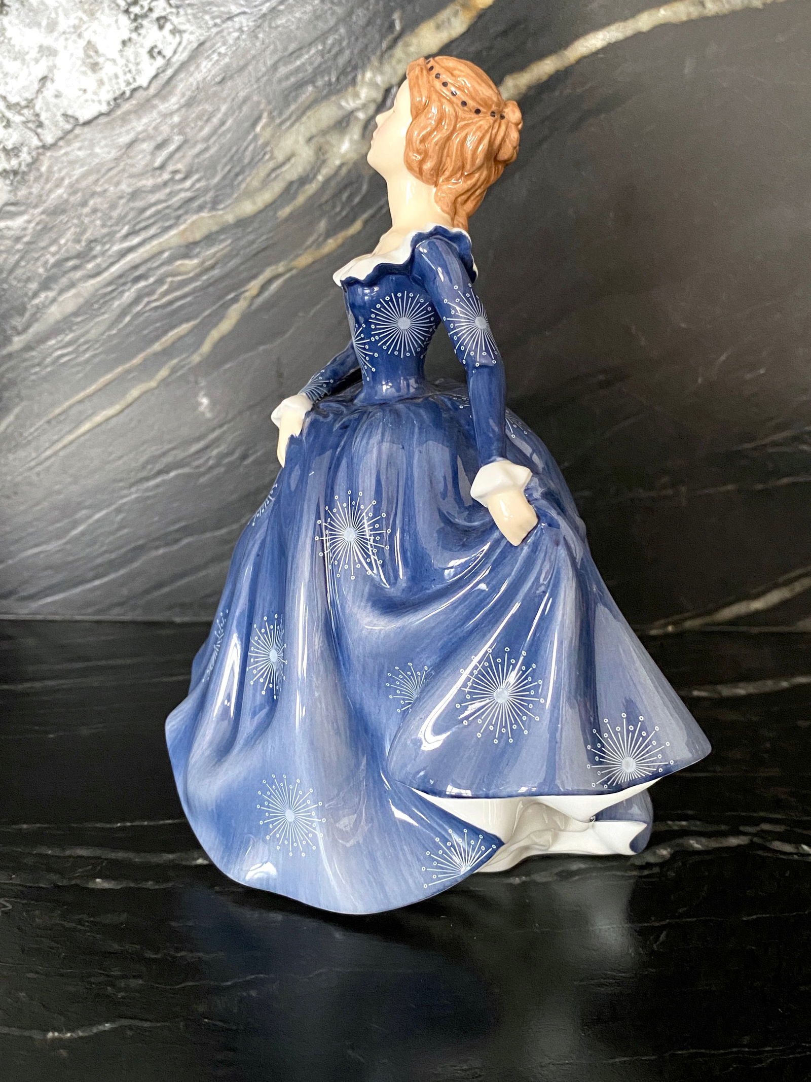 Royal Doulton figure Fragrance HN4931 Petites - 6