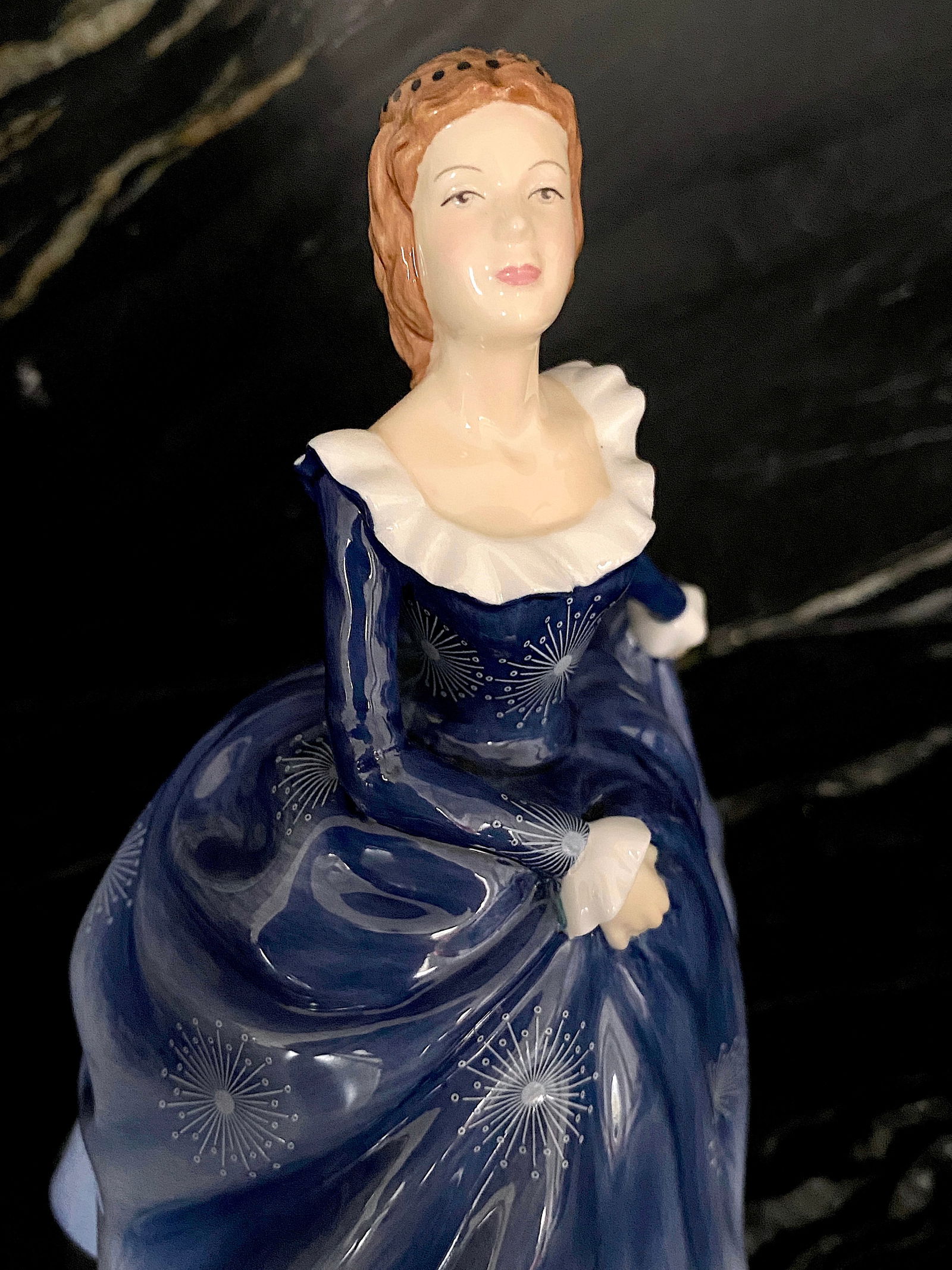 Royal Doulton figure Fragrance HN4931 Petites - 7
