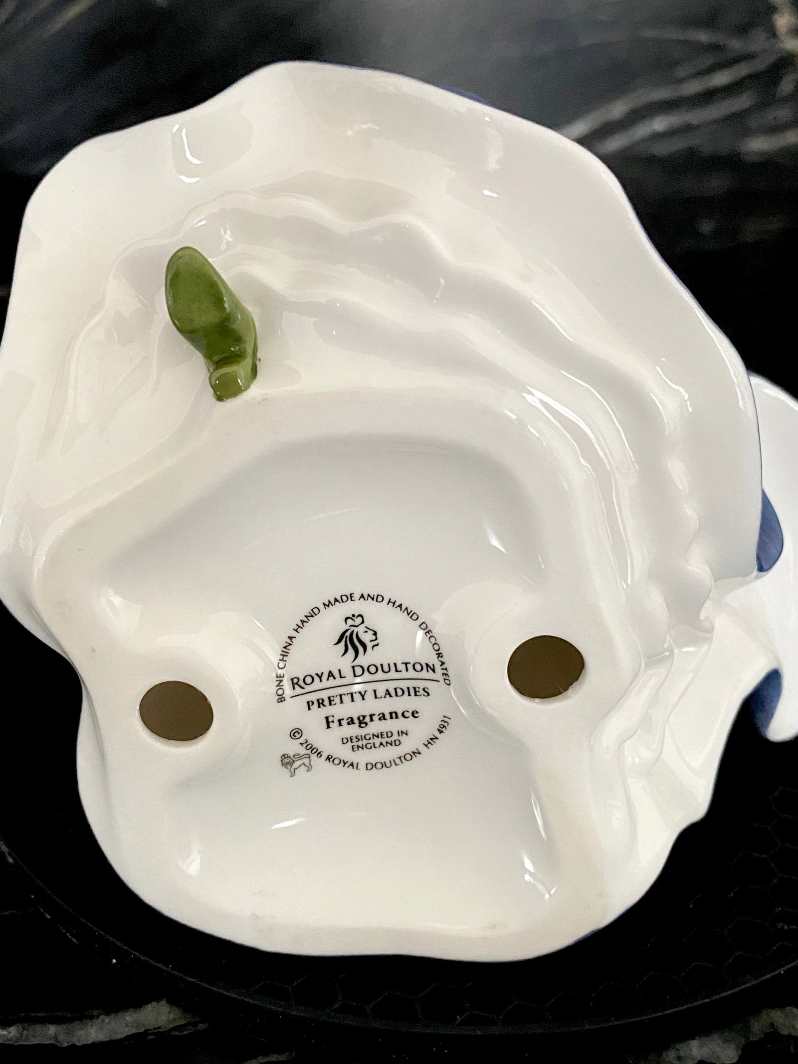 Royal Doulton figure Fragrance HN4931 Petites - 8