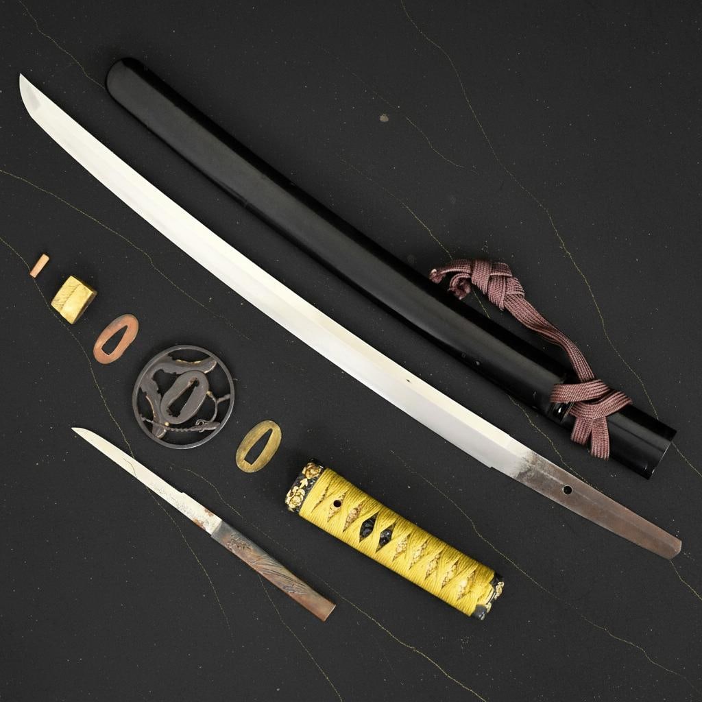 Edo Period Jyumyo Katana Japanese Wakizashi Samurai Sword with NBTHK Kicho & Koshirae: Title:Edo Period Jyumyo Katana Japanese Wakizashi Samurai Sword with NBTHK Kicho & KoshiraeDescription:This is an authentic antique Japanese wakizashi Katana sword from the Edo era. The blade is