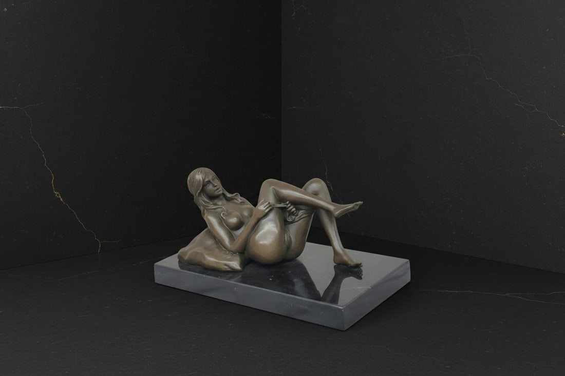 Mavchi Signed Art Nouveau Bronze Sculpture Woman Statue on Marble Base: Title:Mavchi Signed Art Nouveau Bronze Sculpture Woman Statue on Marble BaseDescription:This beautiful Art Nouveau bronze sculpture portrays a girl in a seductive and passionate pose, a figure