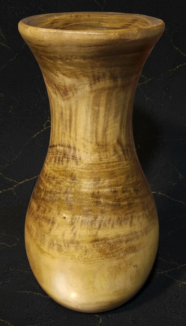 Hand Carved Vintage Wooden Vase 10" Tall Round Brown Decorative Art Piece: Title:Hand Carved Vintage Wooden Vase 10" Tall Round Brown Decorative Art PieceDescription:Discover this unique, vintage wooden vase, an ideal decorative collectible for adults. This one-of-a-kind,