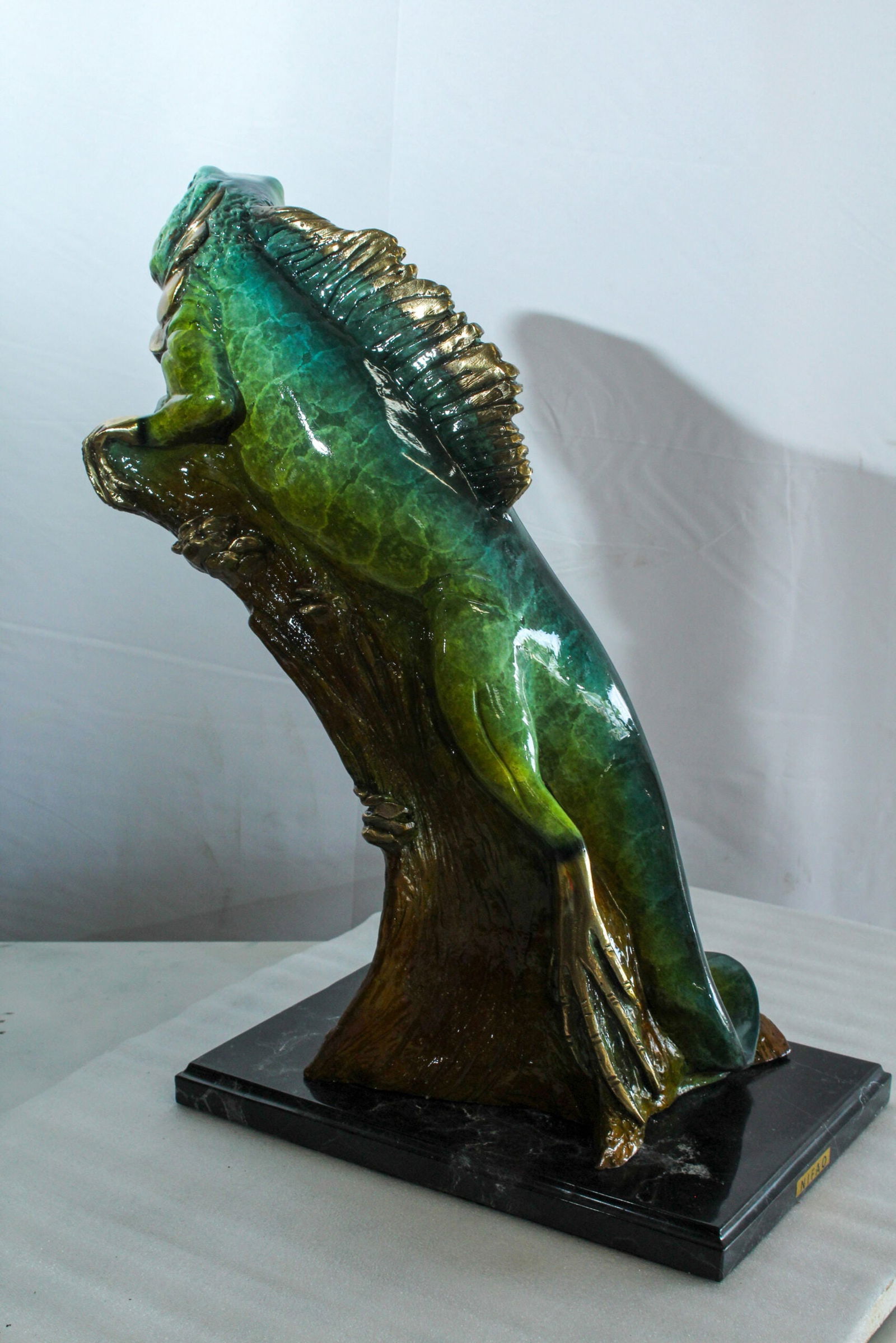 Bronze Iguana Statue -Vibrant Indoor/Outdoor Wildlife Sculpture, Wax Casting with Green & Gold - 4