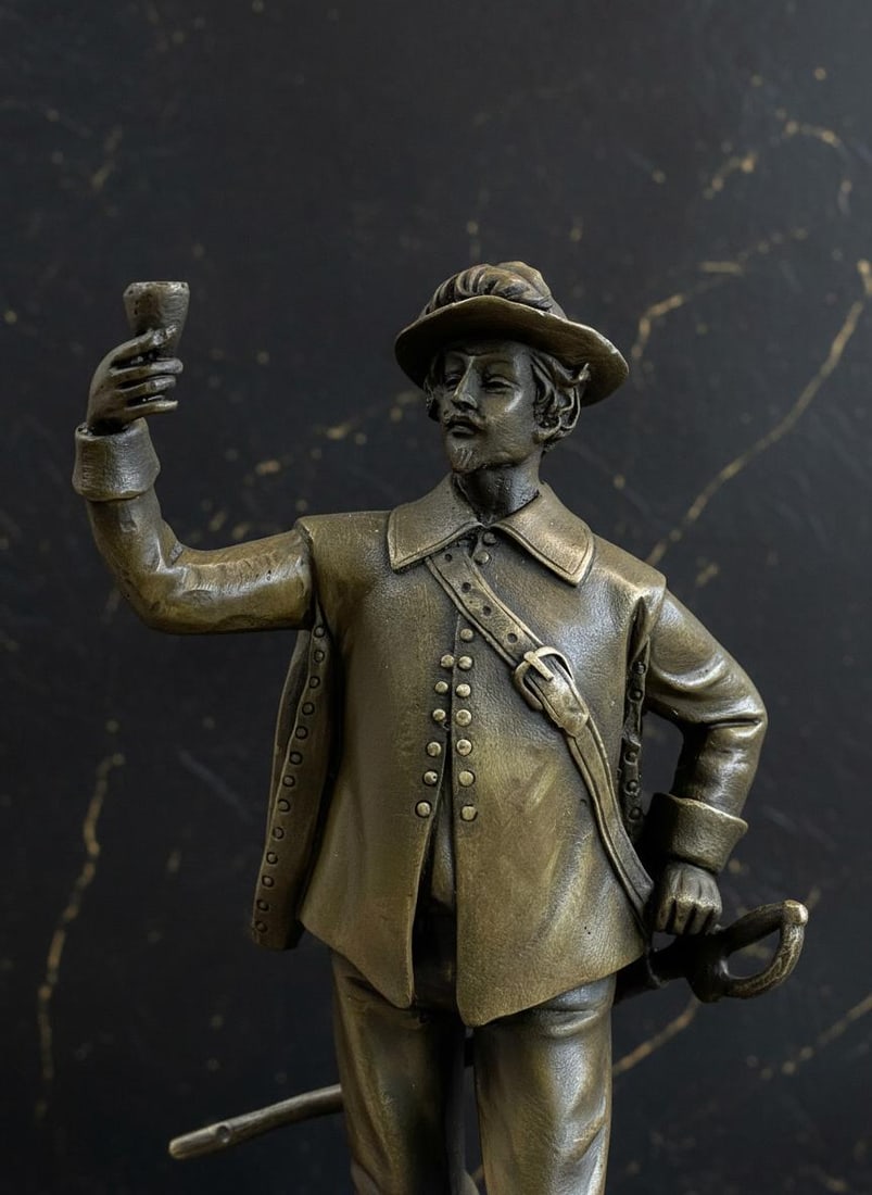 French Cavalry Soldier Toasting Cup Bronze Sculpture Signed Guillot on Marble Base - 4