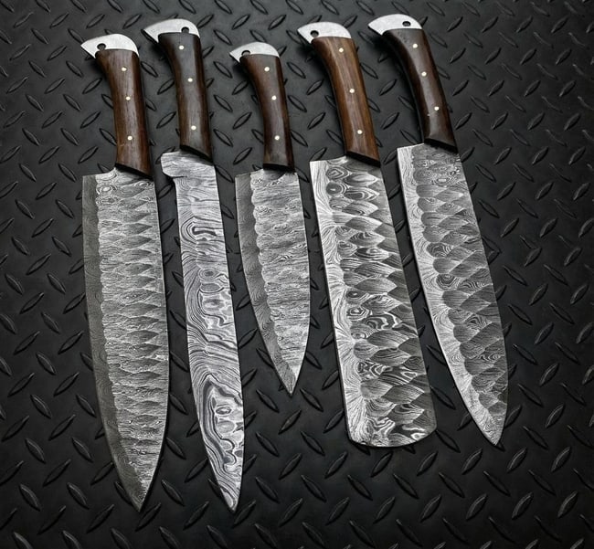 5pc Hand Forged Damascus Steel Chef Knife Set Kitchen Knives with Twist Pattern: DescriptionTitle:5pc Hand Forged Damascus Steel Chef Knife Set Kitchen Knives with Twist PatternDescription:This is a custom 5-piece, hand-forged kitchen knife set crafted from high-quality Damascus s