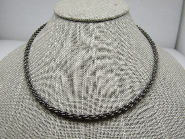 Vintage 3.5mm Sterling Rope Chain, 17", 21.71 Gr. Mid-Century: DescriptionVintage 3.5mm Sterling Rope Chain, 17", 21.71 Gr. Mid-Century. T his has the older handcuff style lobster clasp. It is marked sterling, tested too. Weight is appx. 21.71 gr. Age is appx. 19