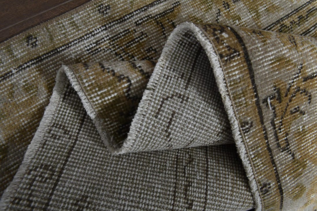 3'7x6'6 ft, ORANGE BEIGE RUG: Title: 3'7x6'6 ft, ORANGE BEIGE RUG Origin: Turkey Date/Period: 1960 - 1970 Materials: Wool And Cotton Size: Width: 3.7 feet; Length: 6.6 feet Description: This Turkish one-of-a-kind Vintage Turkish