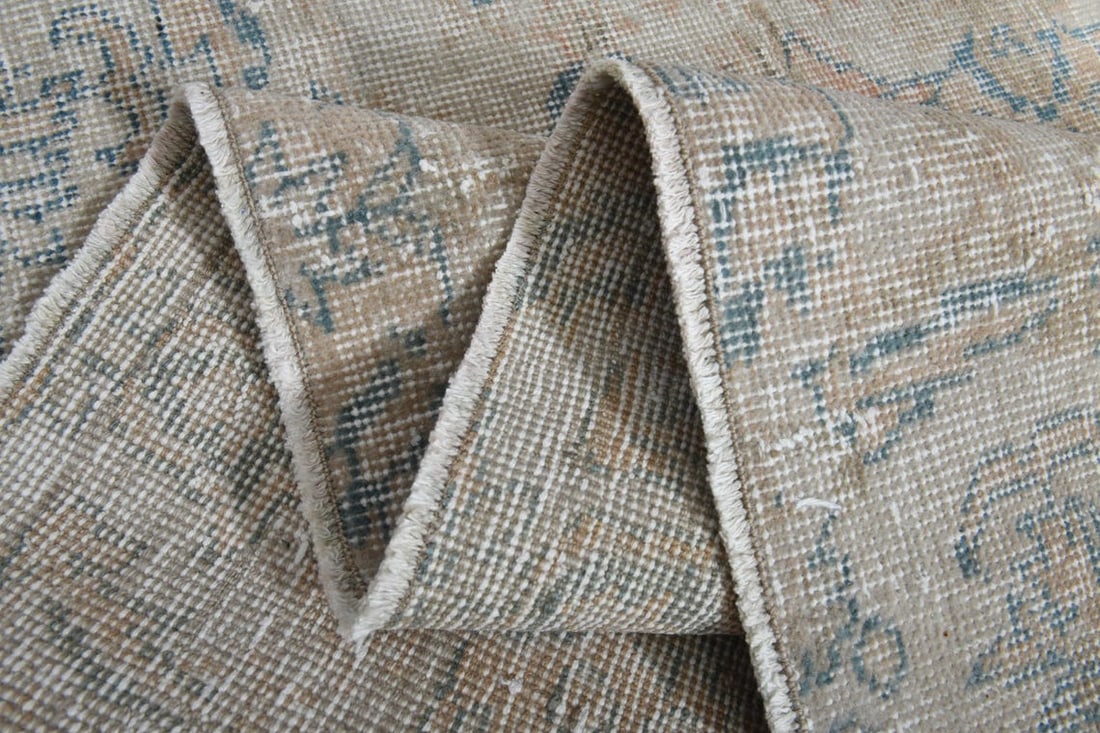 4'9x8'8 ft, ORANGE VINTAGE RUG: Title: 4'9x8'8 ft, ORANGE VINTAGE RUG Origin: Turkey Date/Period: 1960 - 1970 Materials: Wool And Cotton Size: Width: 4.9 feet; Length: 8.8 feet Description: This Turkish one-of-a-kind Vintage