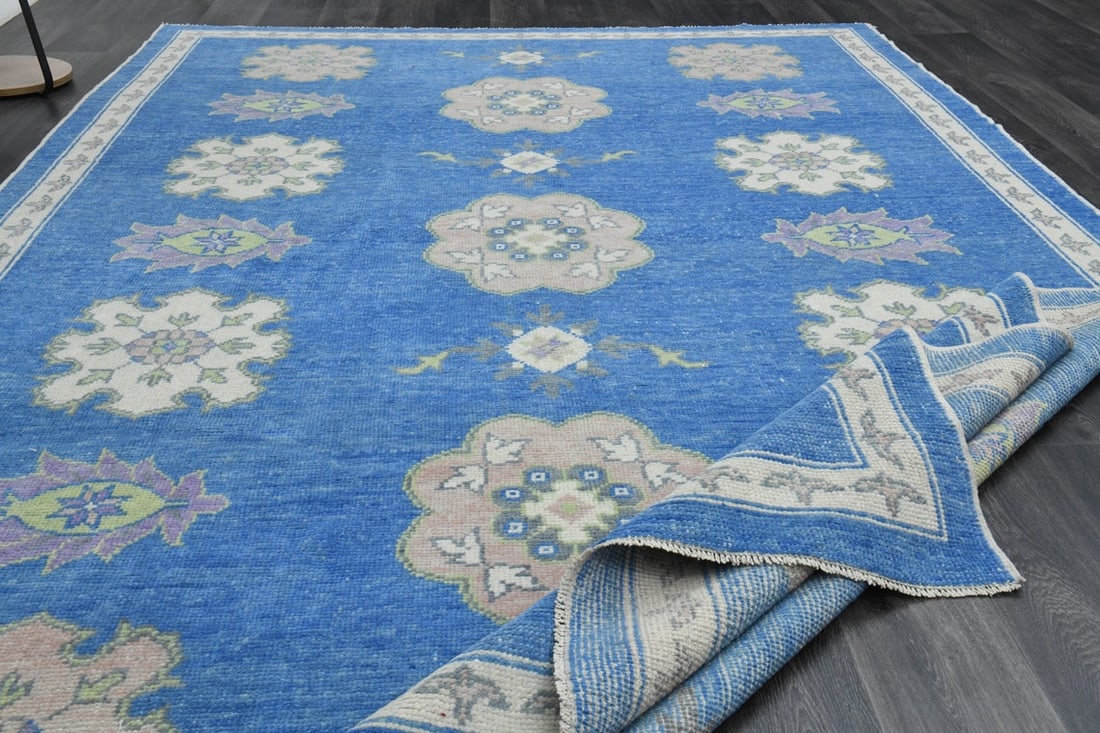 8x12'1 ft, BLUE BEIGE DECOR, Turkish Flora: Title: 8x12'1 ft, BLUE BEIGE DECOR, Turkish Flora Origin: Turkey Date/Period: 1960 - 1970 Materials: Wool And Cotton Size: Width: 8 feet; Length: 12.1 feet Description: This Turkish one-of-a-kind Vint