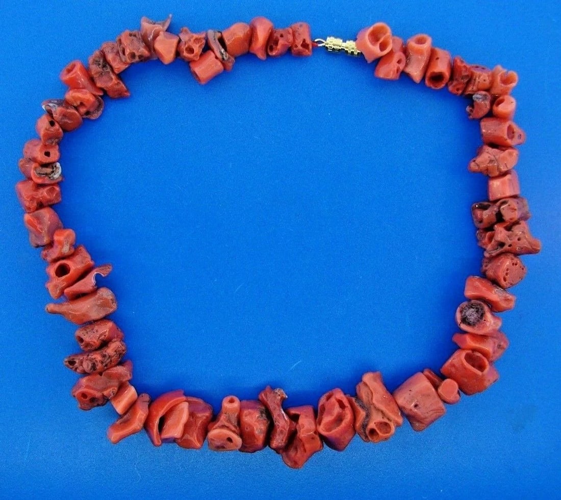 CHIC 18k Yellow Gold & Coral Necklace - 2