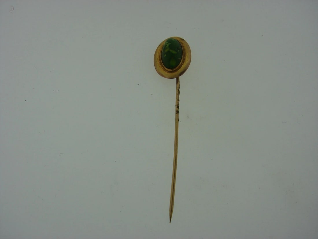VICTORIAN ANTIQUE C.1900 GREEN STONE 9K YELLOW GOLD STICK PIN - 3