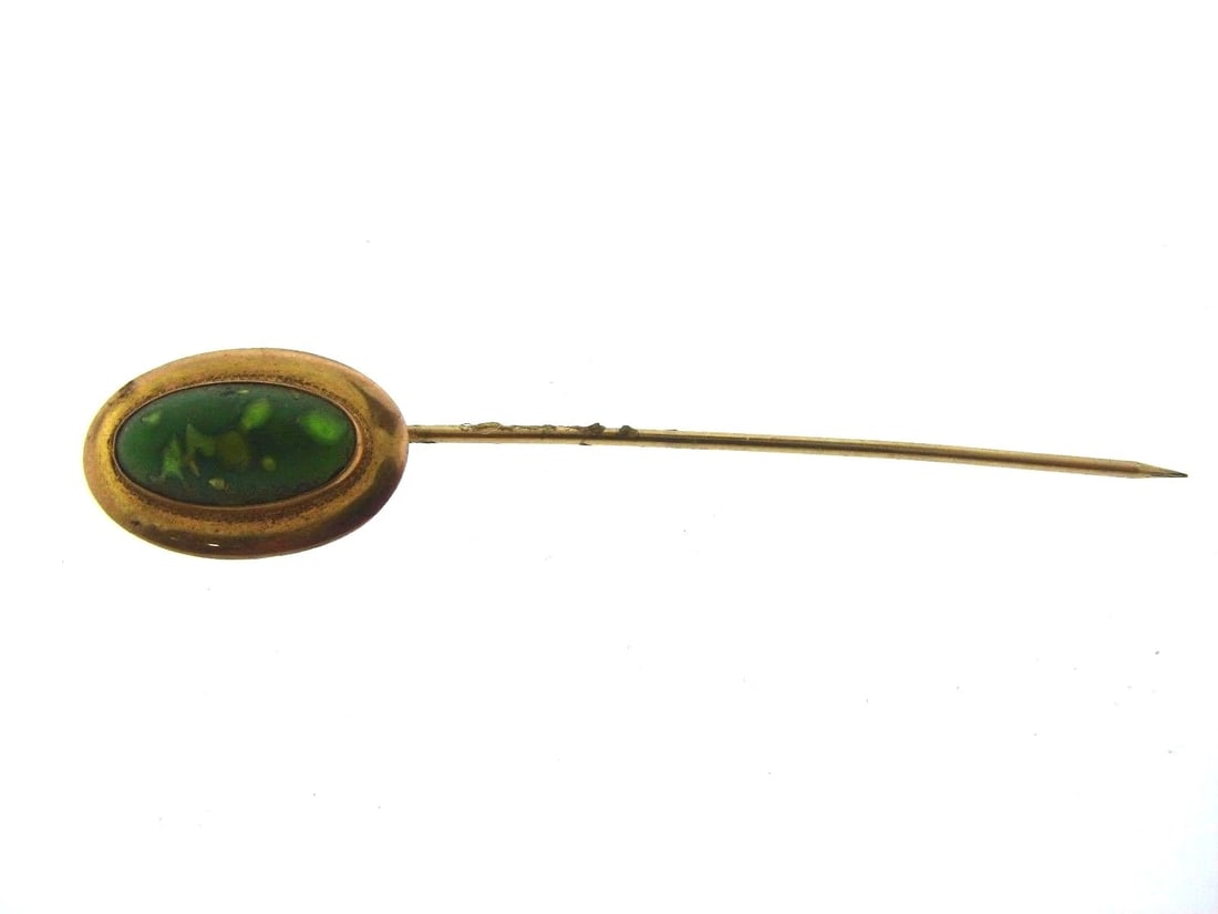VICTORIAN ANTIQUE C.1900 GREEN STONE 9K YELLOW GOLD STICK PIN - 5