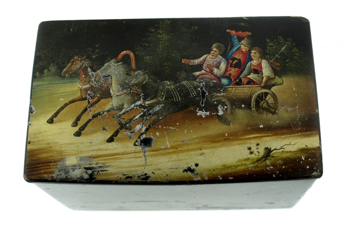 RUSSIAN LACQUER BOX THREE HORSES SLEIGH VINTAGE TROYKA HAND PAINTED UNIQUE: Title: RUSSIAN LACQUER BOX THREE HORSES SLEIGH VINTAGE TROYKA HAND PAINTED UNIQUE Description: BEAUTIFUL RUSSIAN LACQUER BOX VINTAGE HAND PAINTED RUSSIAN VINTAGE MEASURES 5 3/8'' X 3 3/8'' some cracks