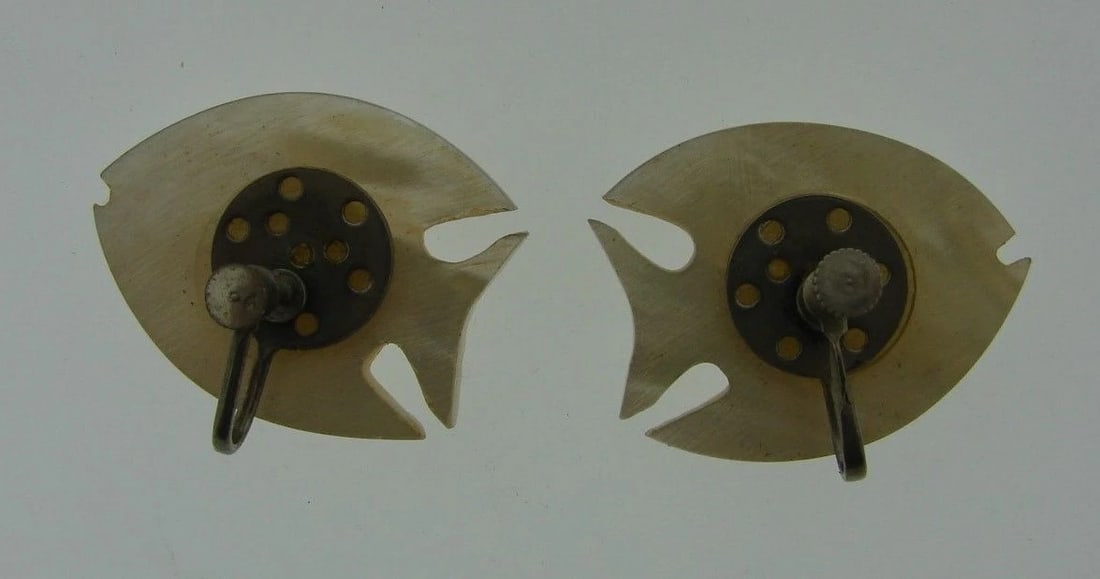 CHIC Sterling Silver & Mother of Pearl Pisces Clip On Earrings Circa 1950s - 2