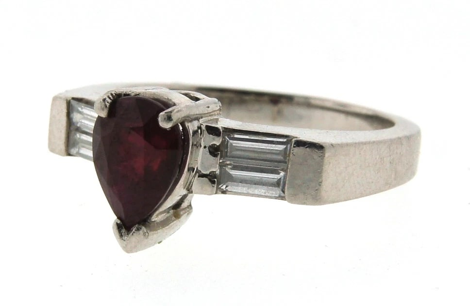 SPLENDID Platinum, Diamond & Ruby Ring Circa 1980! - 4